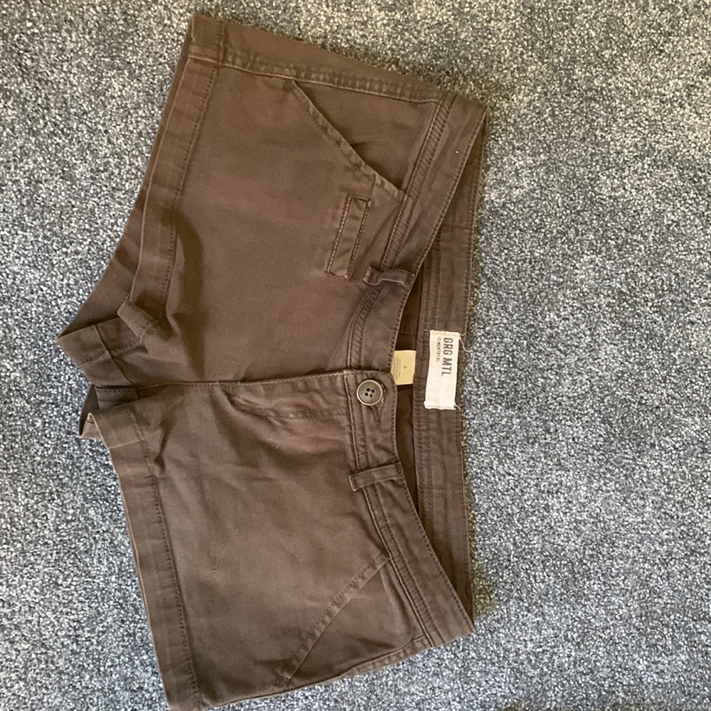 GRG Montreal, brown size 5 shorts